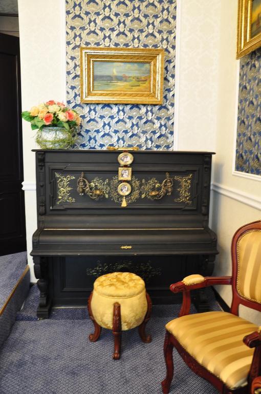 Queen Valery Hotel Одесса Экстерьер фото