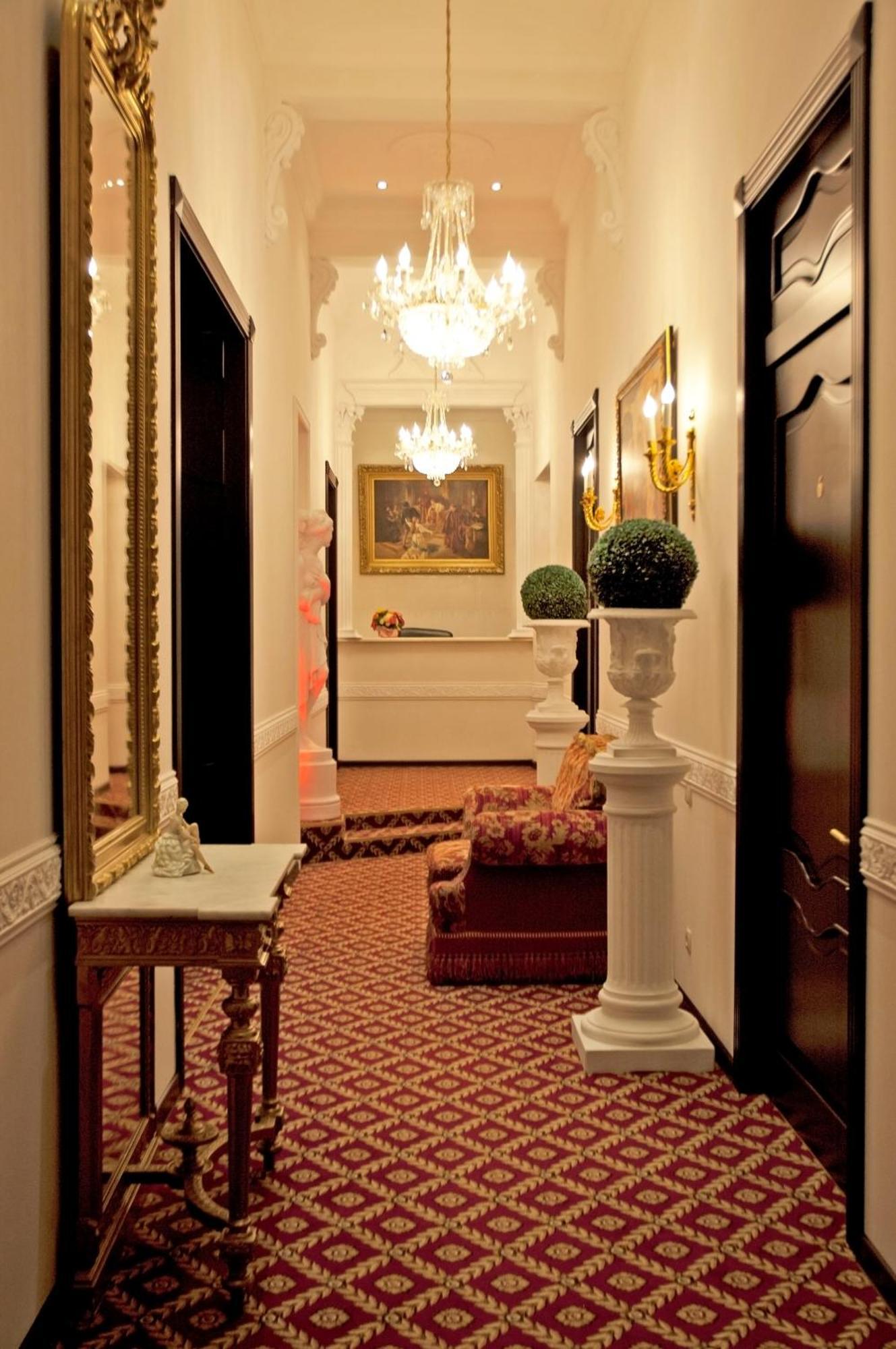 Queen Valery Hotel Одесса Экстерьер фото