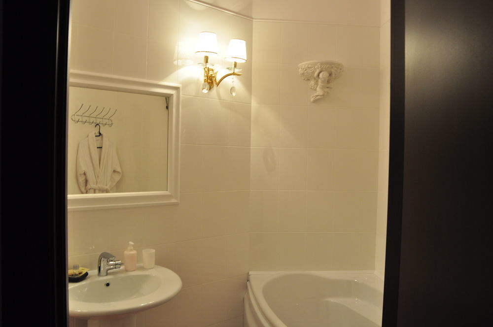 Queen Valery Hotel Одесса Экстерьер фото
