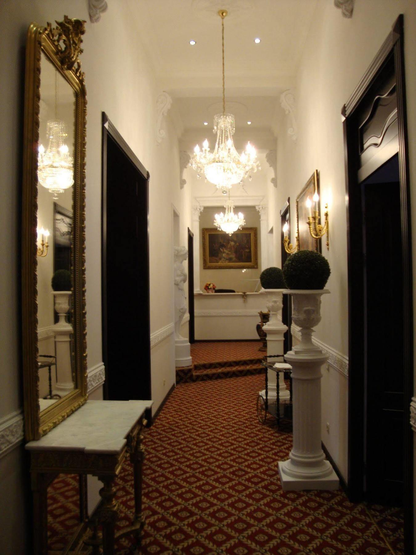 Queen Valery Hotel Одесса Экстерьер фото
