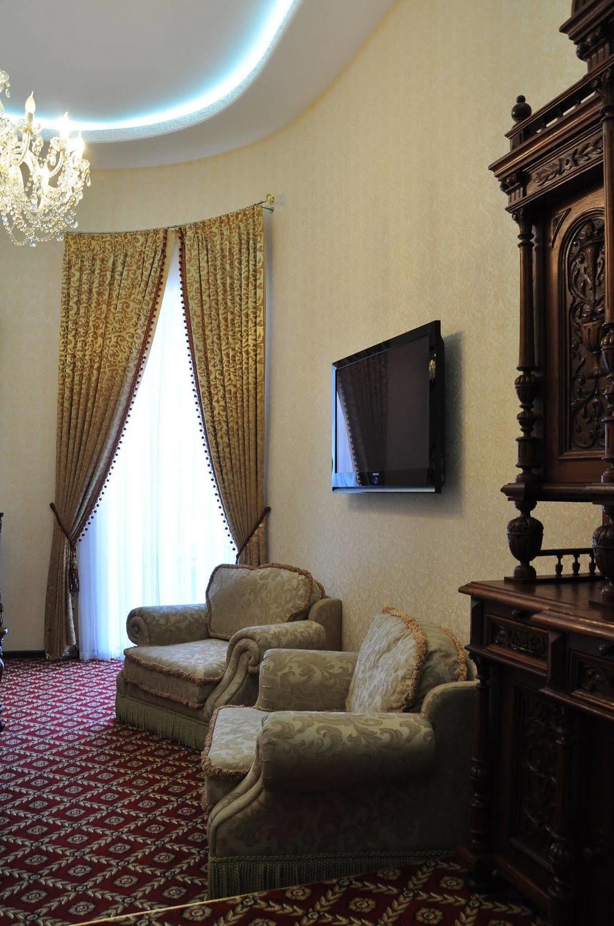 Queen Valery Hotel Одесса Экстерьер фото
