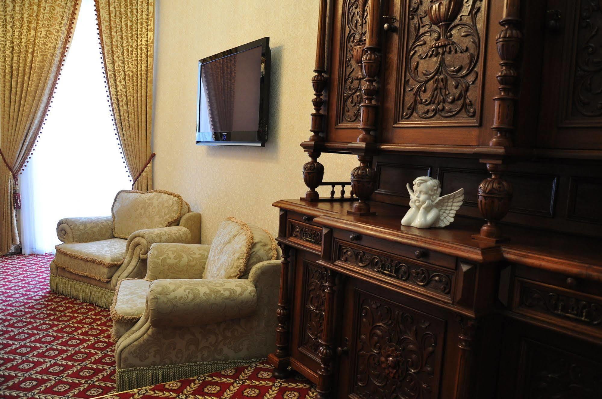 Queen Valery Hotel Одесса Экстерьер фото