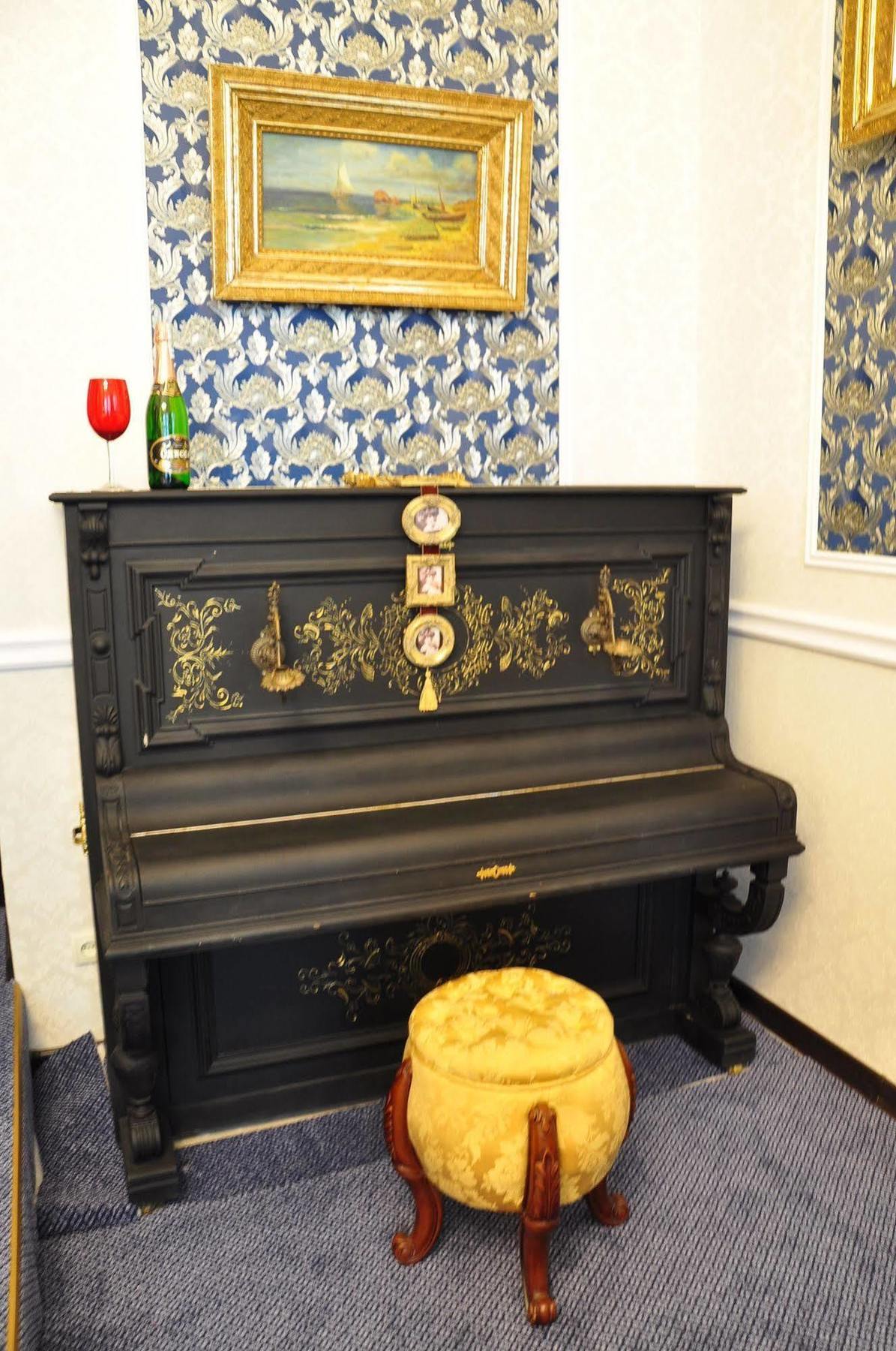 Queen Valery Hotel Одесса Экстерьер фото