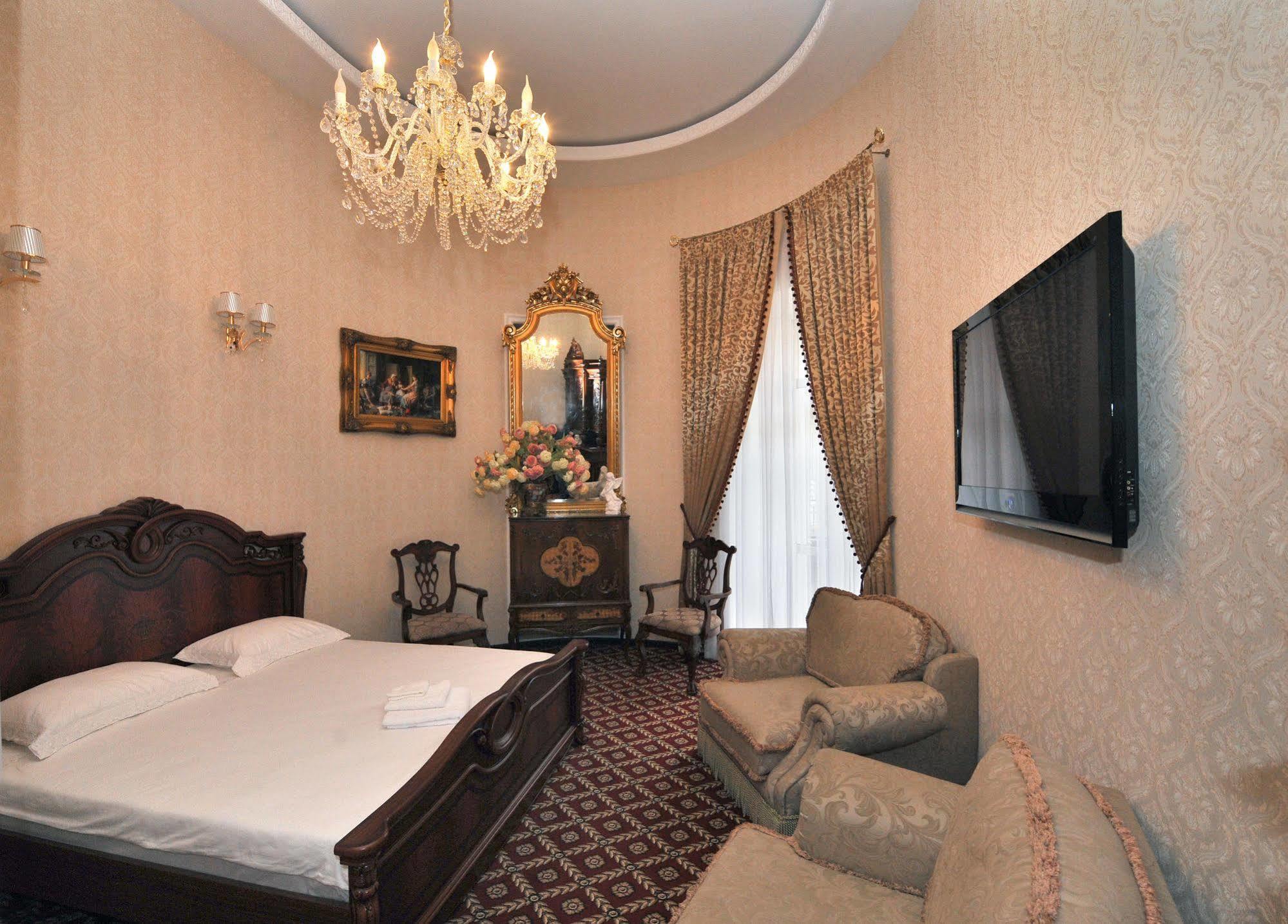 Queen Valery Hotel Одесса Экстерьер фото