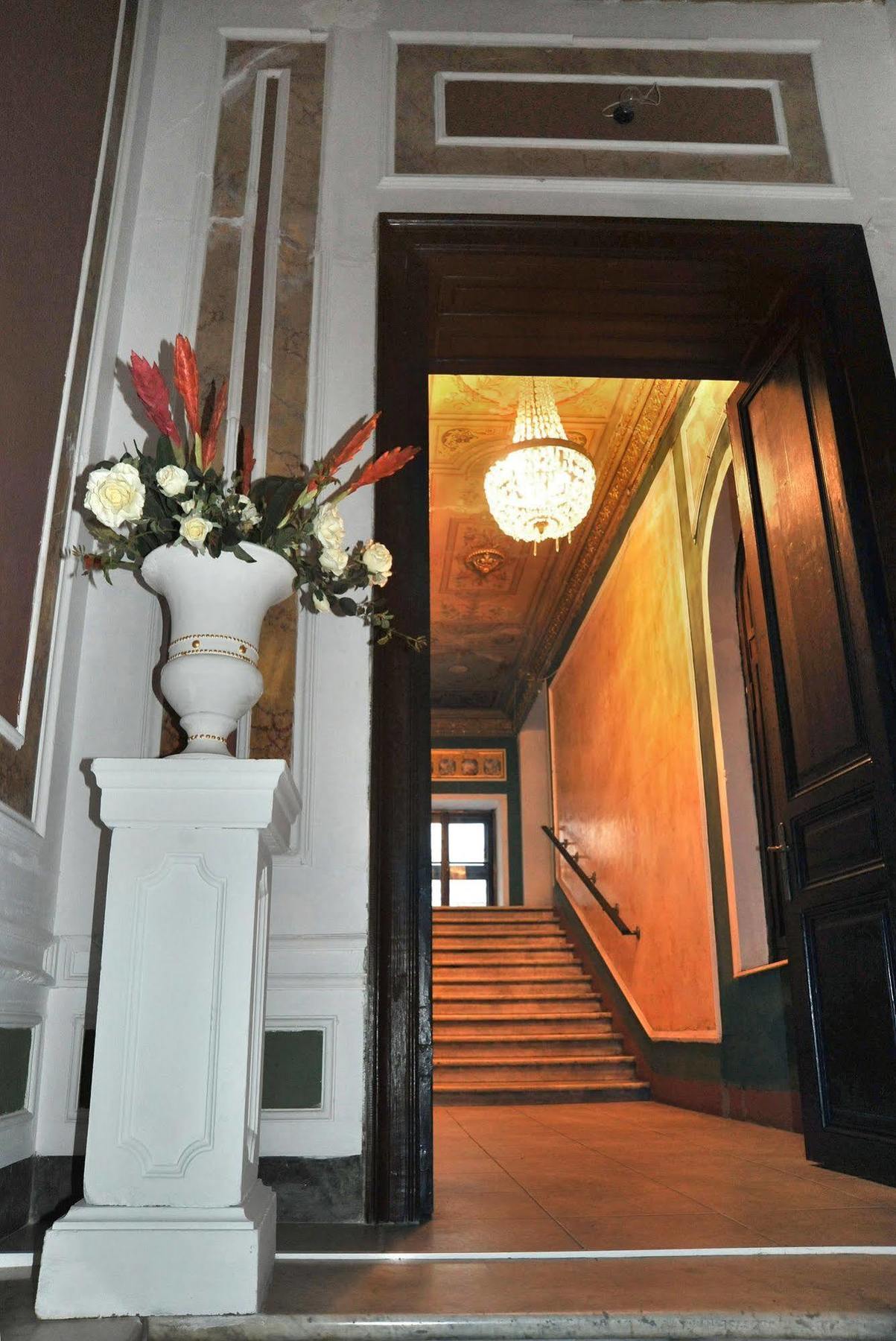 Queen Valery Hotel Одесса Экстерьер фото