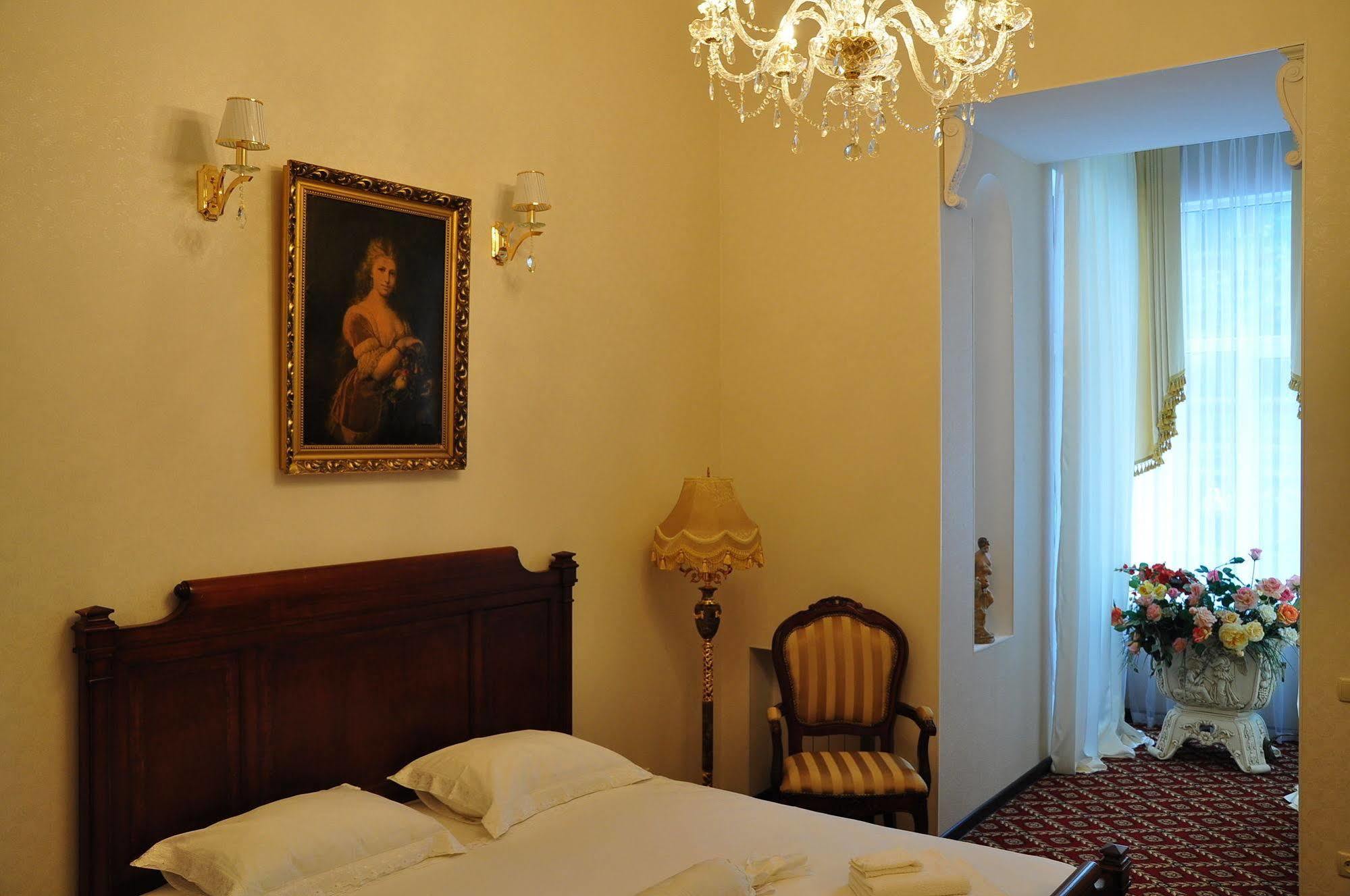Queen Valery Hotel Одесса Экстерьер фото